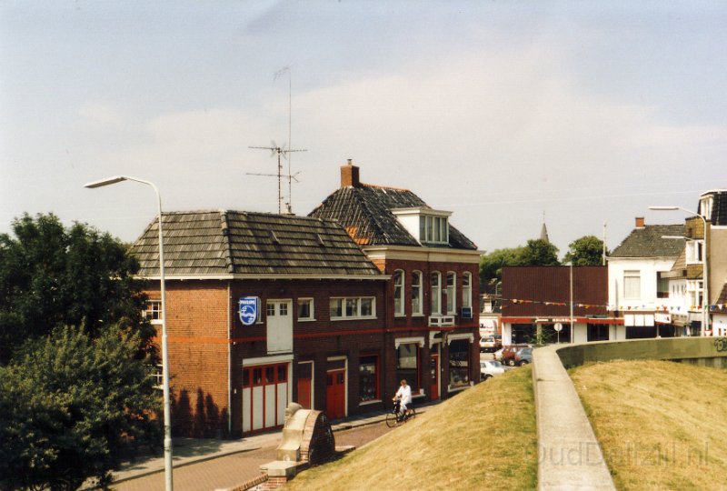 Nieuweweg richting Oude Schans met Venema - Veendorp.jpg
